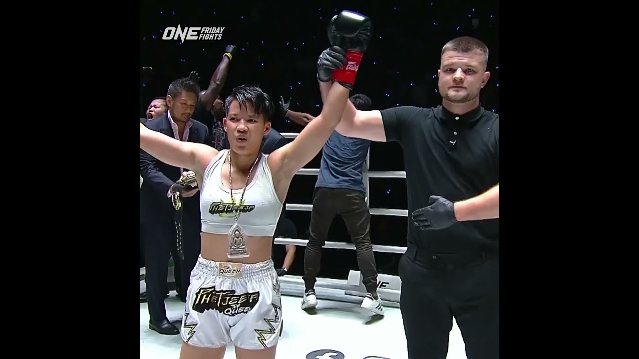 Phetjeeja defeats Anissa Meksen to claim the ONE Interim Atomweight Kickboxing World Title!